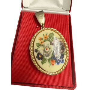1928 Gold Key & Card Holder with Timeless Elegance